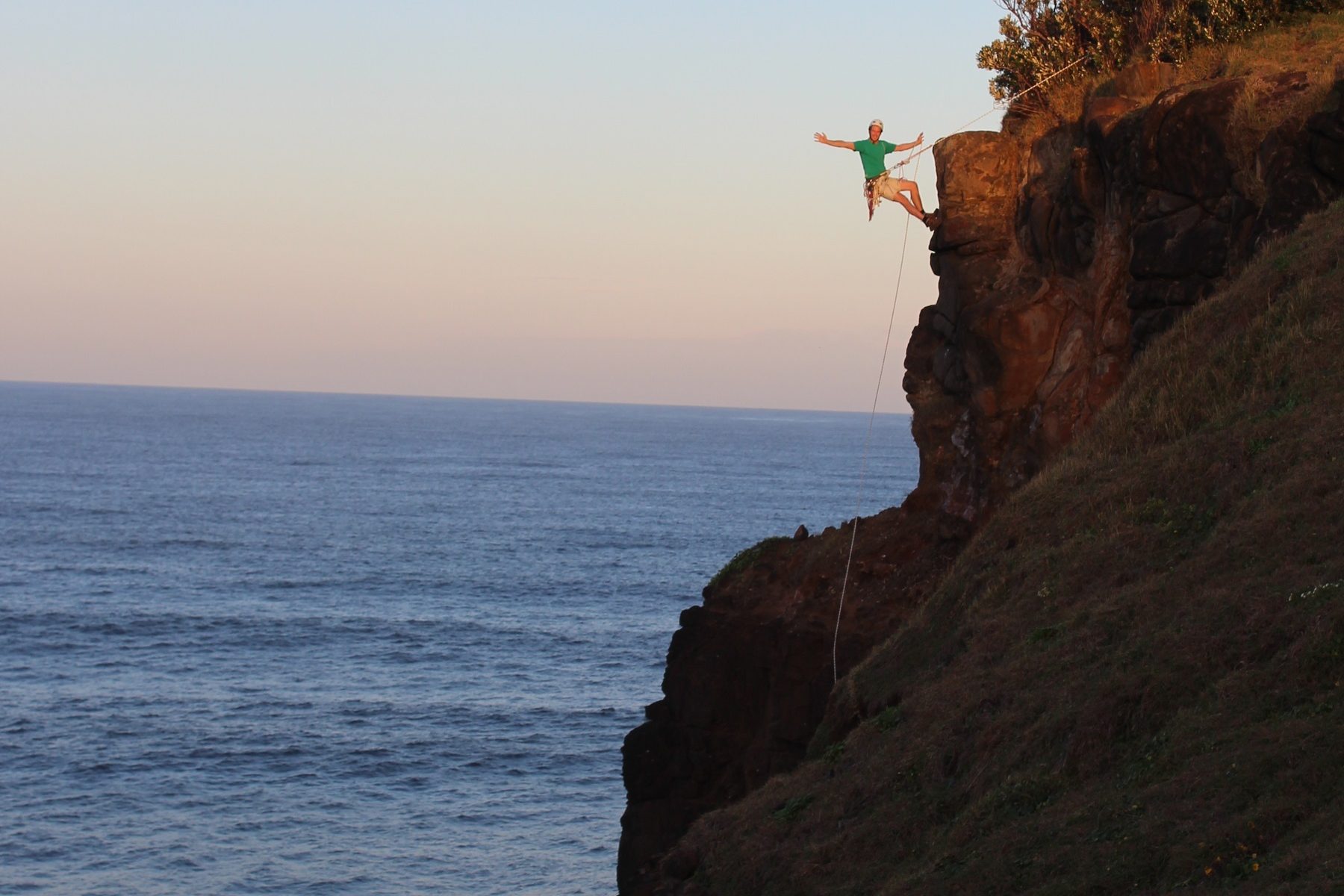 abseiling-byron-adventures